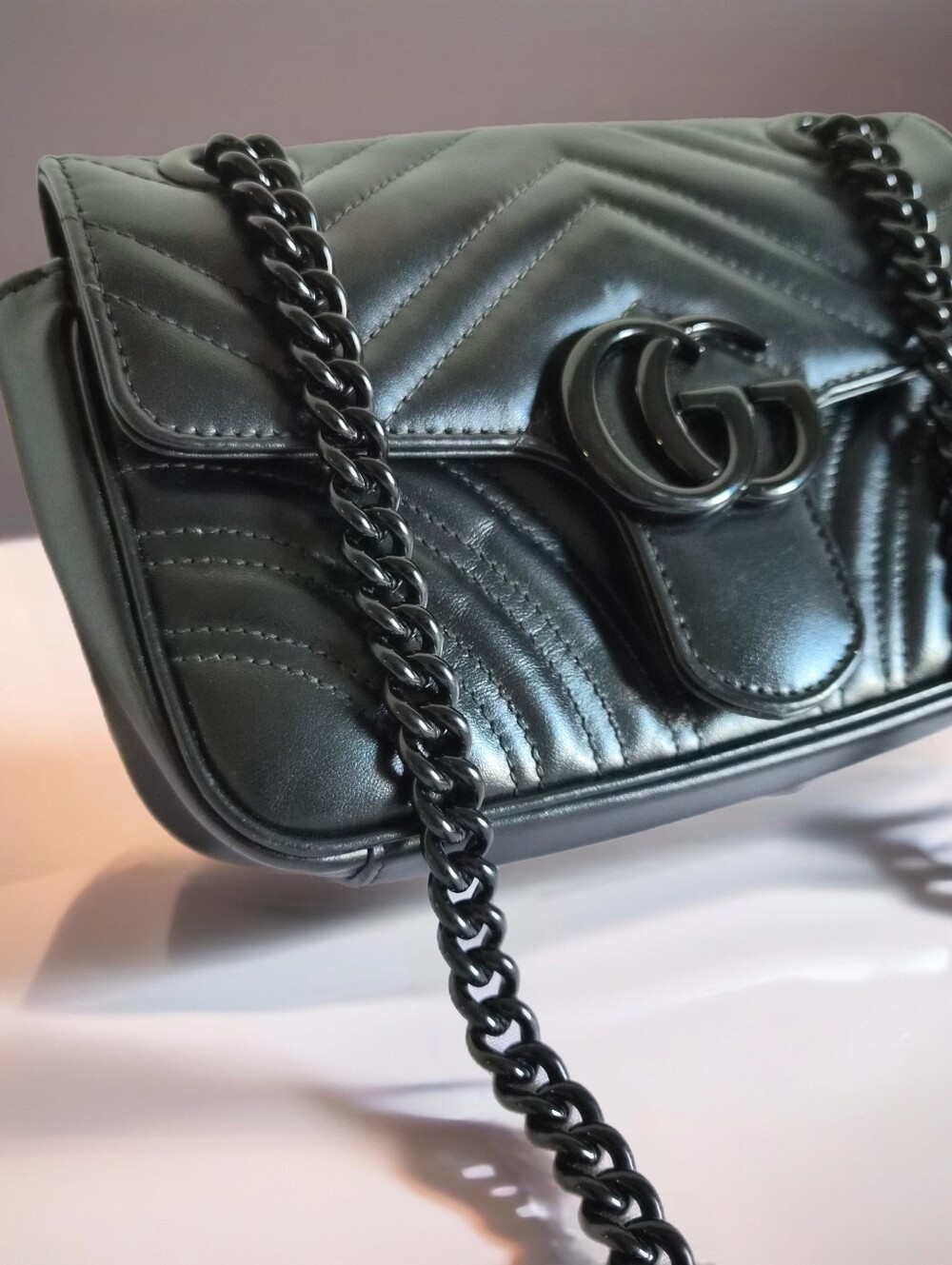 Gucci GG Marmont Small Black Matelassé Shoulder Bag - Picture 3 of 9